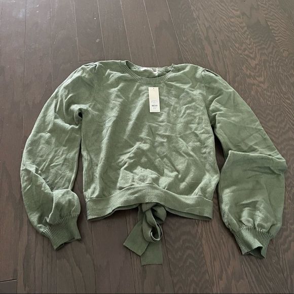 Francesca’s Mi Ami tie waist sweater size large - Picture 1 of 3